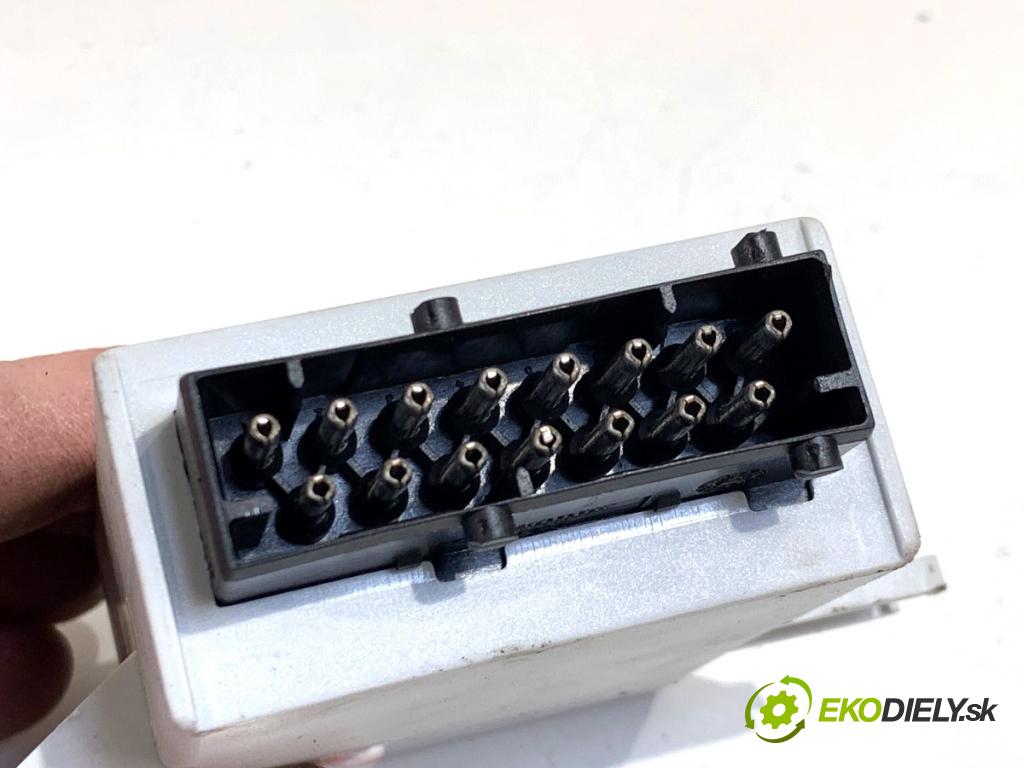 BMW E39 sedan 2000 110 kW 520 i 1990 Modul ťažného oka 6908767 (Riadiaca jednotka ostatné)
