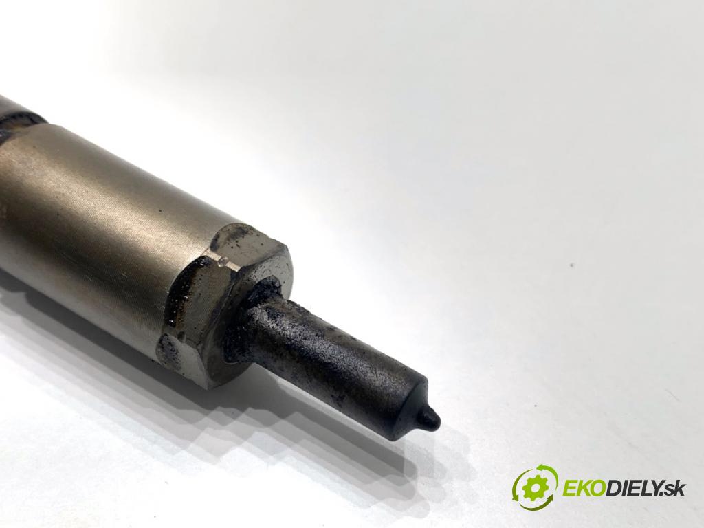 BMW E39 sedan 2000 135 kW 530 d 2926 vstřikovač 7785984 (Vstřikovač paliva)