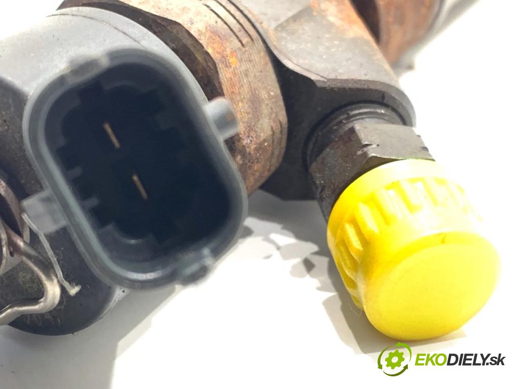 BMW E39 sedan 2000 135 kW 530 d 2926 vstrekovač 7785984 (Vstrekovač paliva)