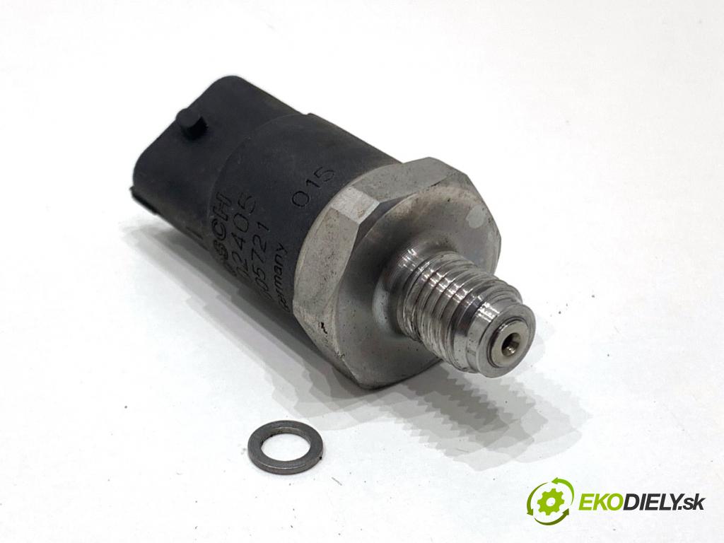 BMW E39 sedan 2000 135 kW 530 d 2926 Snímač tlaku paliva 0281002405 (Snímač)