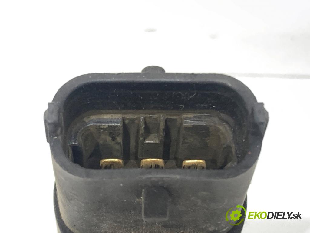 BMW E39 sedan 2000 135 kW 530 d 2926 Snímač tlaku paliva 0281002405 (Snímač)