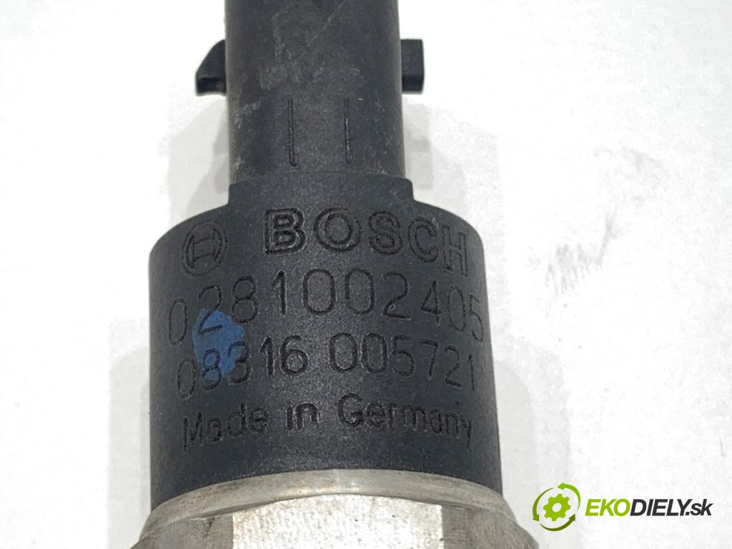 BMW E39 sedan 2000 135 kW 530 d 2926 snímač tlaku paliva 0281002405 (Snímač)