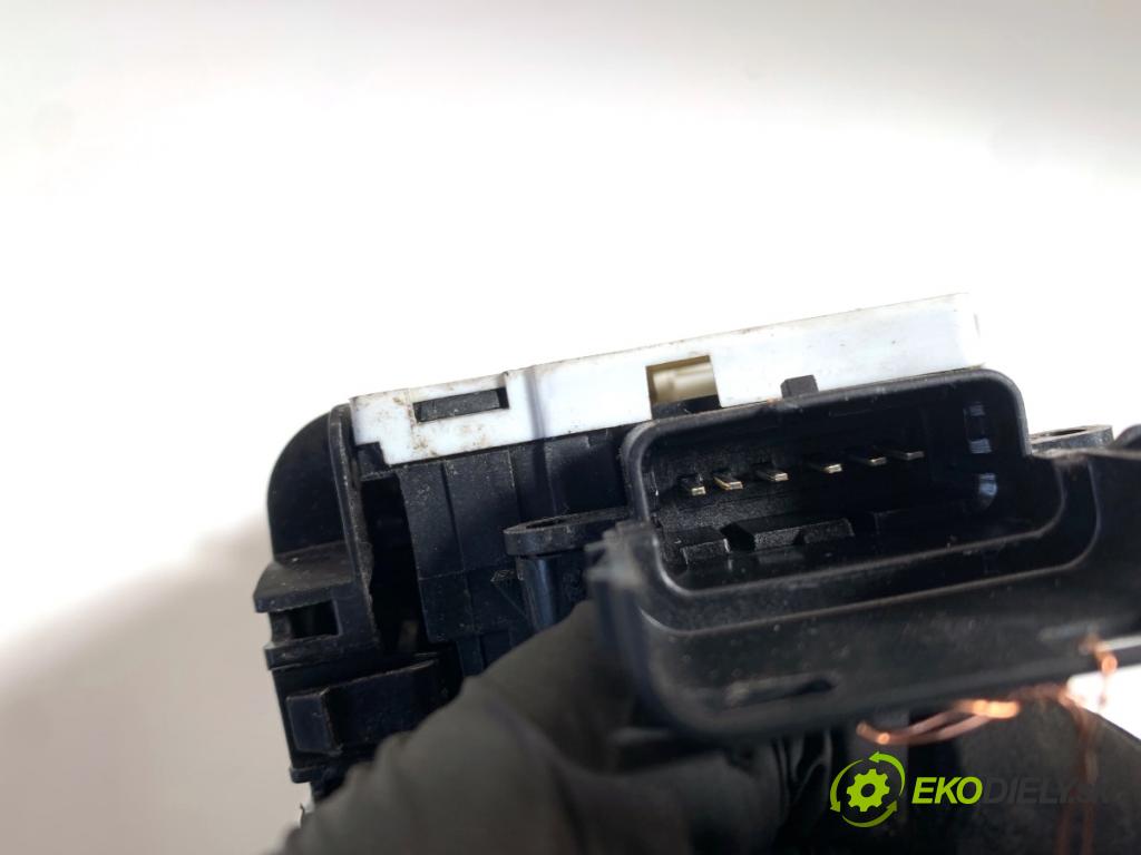 CITROEN C4 PICASSO I nadwozie wielkoprzestrzenne (MPV) 2007 82 kW 1.6 HDi 110 1560 zámok dveře levý přední část 24090816