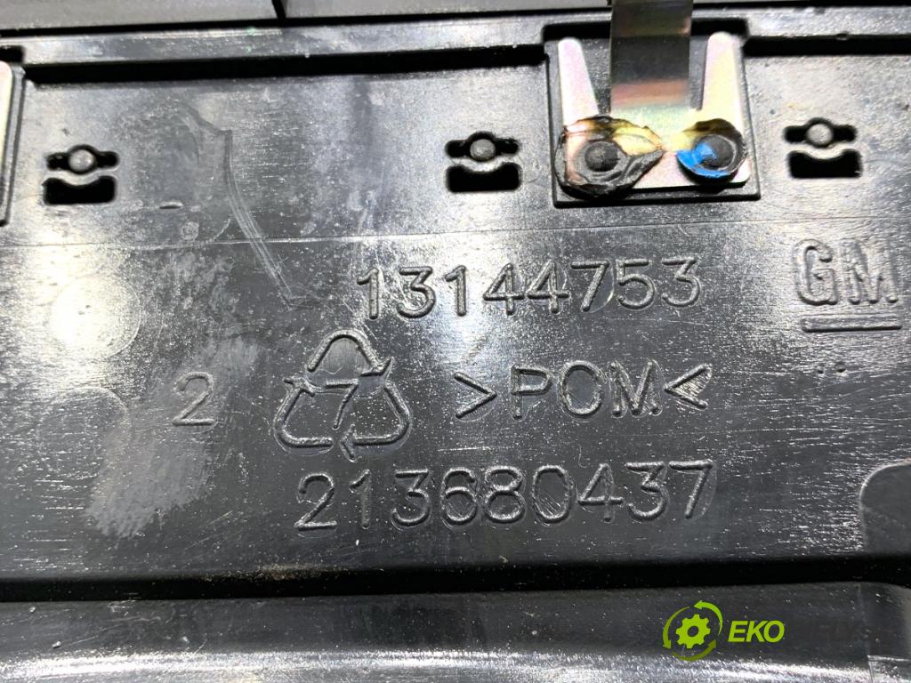 OPEL ZAFIRA B nadwozie wielkoprzestrzenne (MPV) 2006 103 kW 1.8 (M75) 1796 Mriežky kúrenia zad 13144753