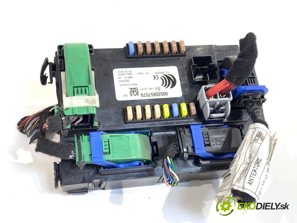 FIAT TIPO sedan 2016 70 kW 1.4 (356SXA1B) 1368 skříňka poistková 00520657570 (Pojistková skříňka)