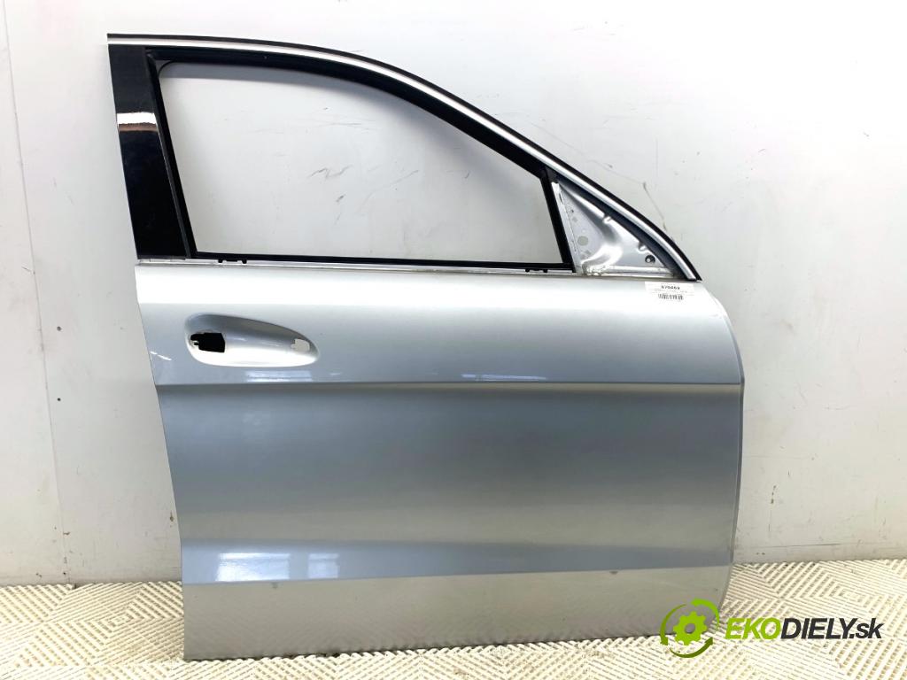 MERCEDES-BENZ KLASA GL SUV 2012 190 kW GL 350 CDI / BlueTec 4-matic (166.823, 166.824) 2987 Dvere pravy predný 775