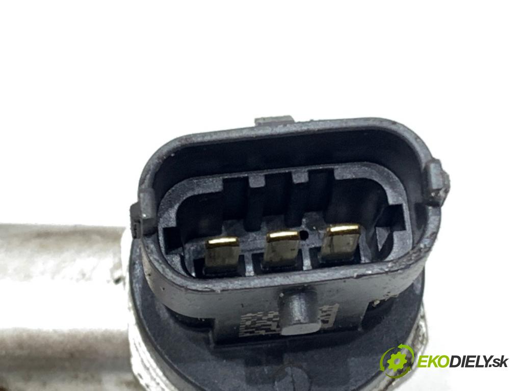 FORD FOCUS III liftback 2014 74 kW 1.0 EcoBoost 998 Lišta vstrekovacia INJEKCIA: DM5G-9H487-AA