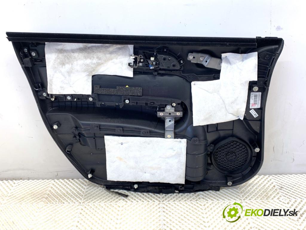 HONDA CR-V III SUV 2009 103 kW 2.2 i-CTDi 4WD (RE6) 2204 čalúnenie Dvere pravy predný