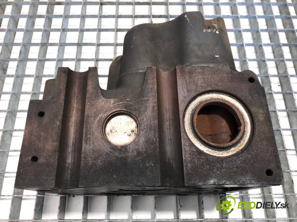 RENAULT TRUCKS PREMIUM Platforma / podwozie 1997 219 kW Route 300.16 219 kW [298 KM] olej napędowy 1996 - 2022 9839 Hlava valcov  (Hlava valcov)