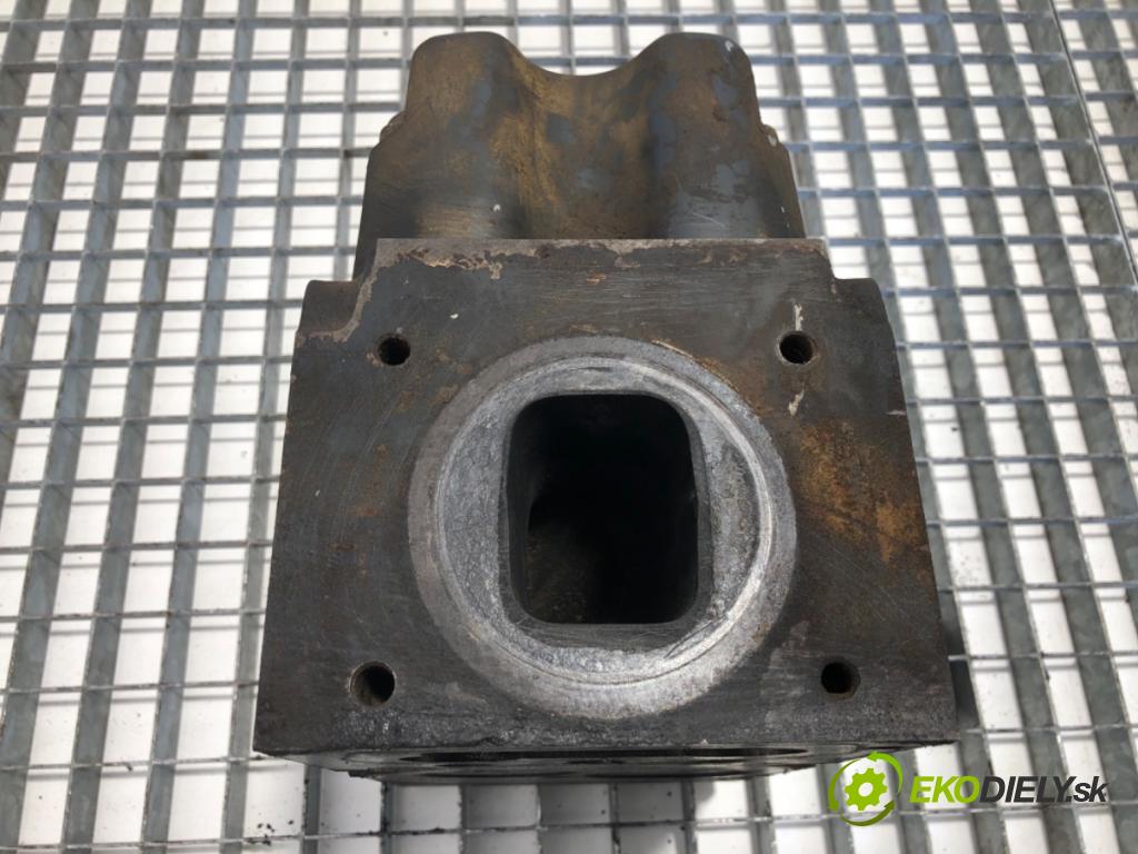 RENAULT TRUCKS PREMIUM Platforma / podwozie 1997 219 kW Route 300.16 219 kW [298 KM] olej napędowy 1996 - 2022 9839 Hlava valcov  (Hlava valcov)