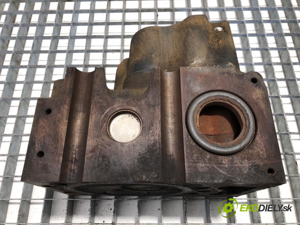 RENAULT TRUCKS PREMIUM Platforma / podwozie 1997 219 kW Route 300.16 219 kW [298 KM] olej napędowy 1996 - 2022 9839 Hlava valcov  (Hlava valcov)