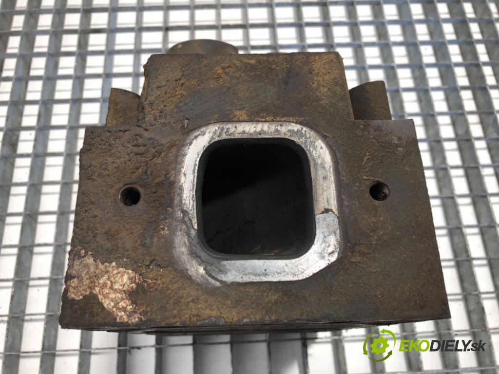 RENAULT TRUCKS PREMIUM Platforma / podwozie 1997 219 kW Route 300.16 219 kW [298 KM] olej napędowy 1996 - 2022 9839 Hlava valcov  (Hlava valcov)