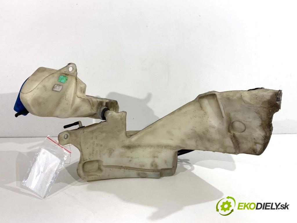 AUDI A4 B6 Kombi 2003 74 kW 1.9 TDI 1896 Nádržka ostrekovačov 8E0955453AQ 8E0955453