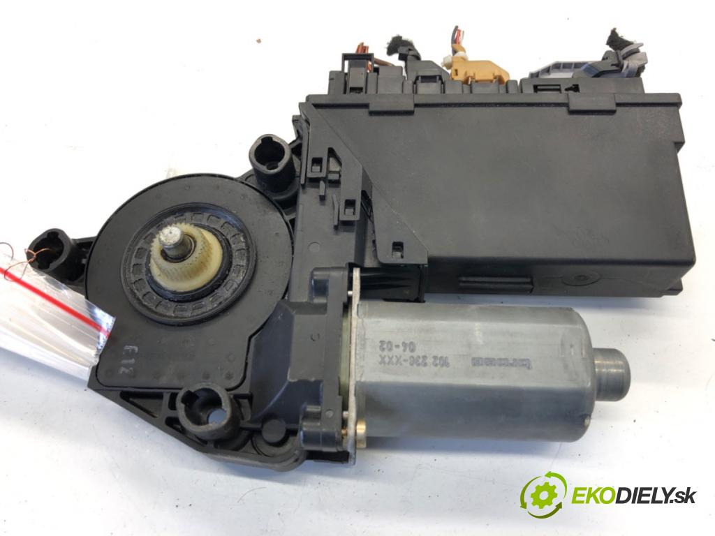 AUDI A4 B6 Kombi 2003 74 kW 1.9 TDI 1896 Motor sťahovania okna pravy predný 8E1959802E