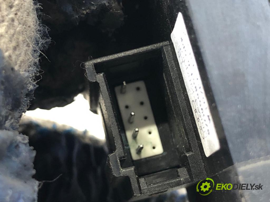 AUDI A4 B6 Kombi 2003 74 kW 1.9 TDI 1896 přepínač oken 8Z0959851G (Páčky pod volantem)