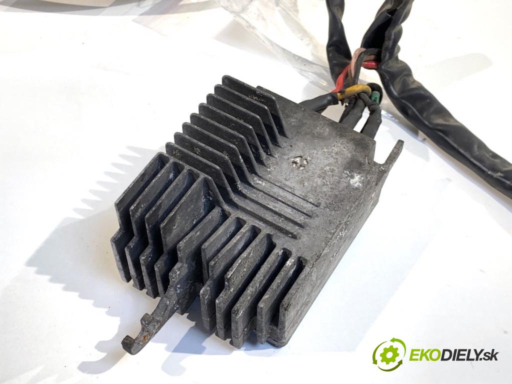 AUDI A4 B6 Kombi 2003 74 kW 1.9 TDI 1896 Modul ventilátora 8E0959501F