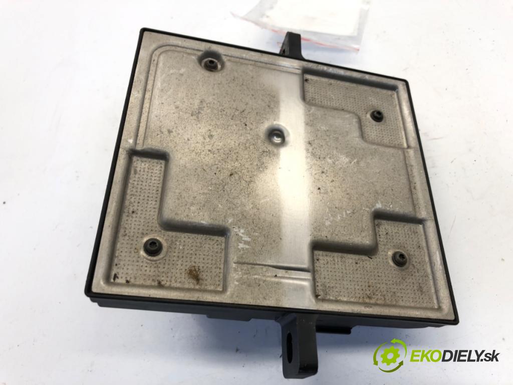 AUDI A4 B6 Kombi 2003 74 kW 1.9 TDI 1896 modul komfortu 8E0907279F (Komfortní modul)