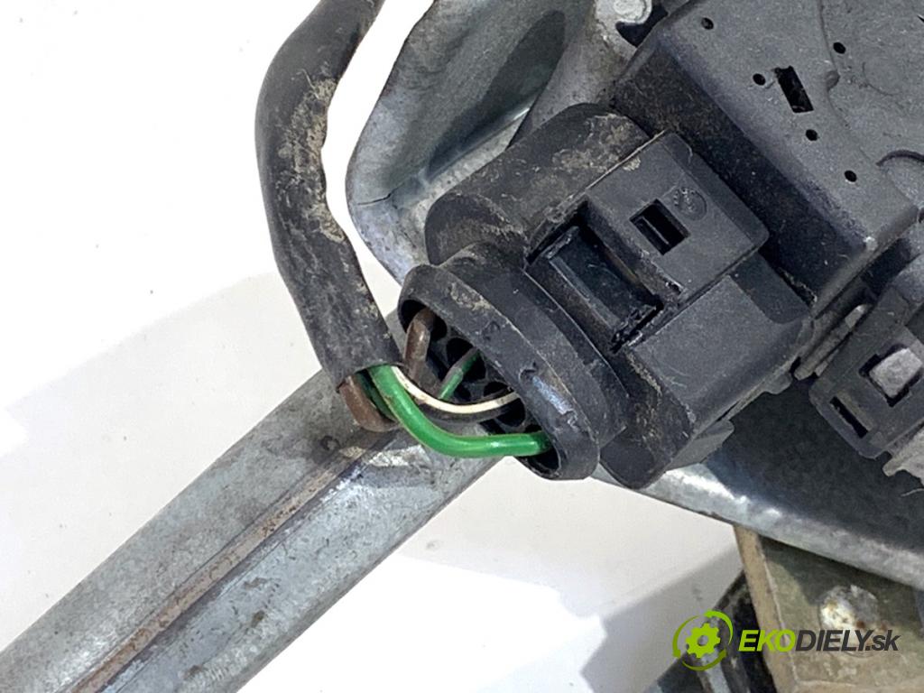 AUDI A4 B6 Kombi 2003 74 kW 1.9 TDI 1896 Mechanizmus stieračov predný 8E1955023A (Motorček stieračov predný)