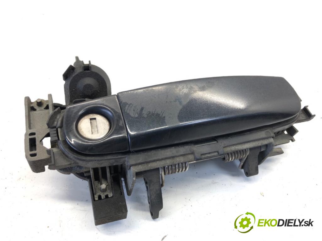 AUDI A4 B6 Kombi 2003 74 kW 1.9 TDI 1896 Kľučka vonkajšia ľavy predný 