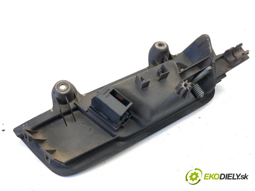 AUDI A4 B6 Kombi 2003 74 kW 1.9 TDI 1896 Kľučka vnútorná ľavy predný