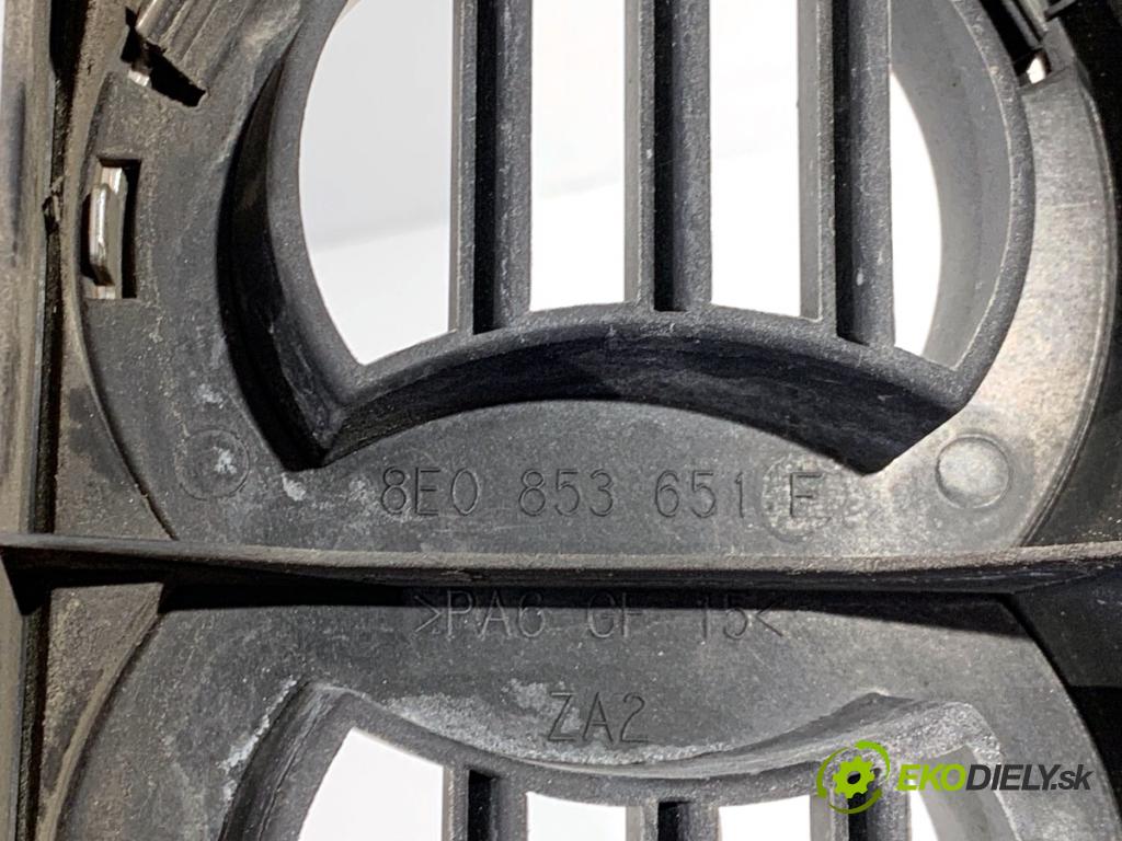 AUDI A4 B6 Kombi 2003 74 kW 1.9 TDI 1896 mřížka maska 8E0853651F (Přední mřížka (maska chladiče))