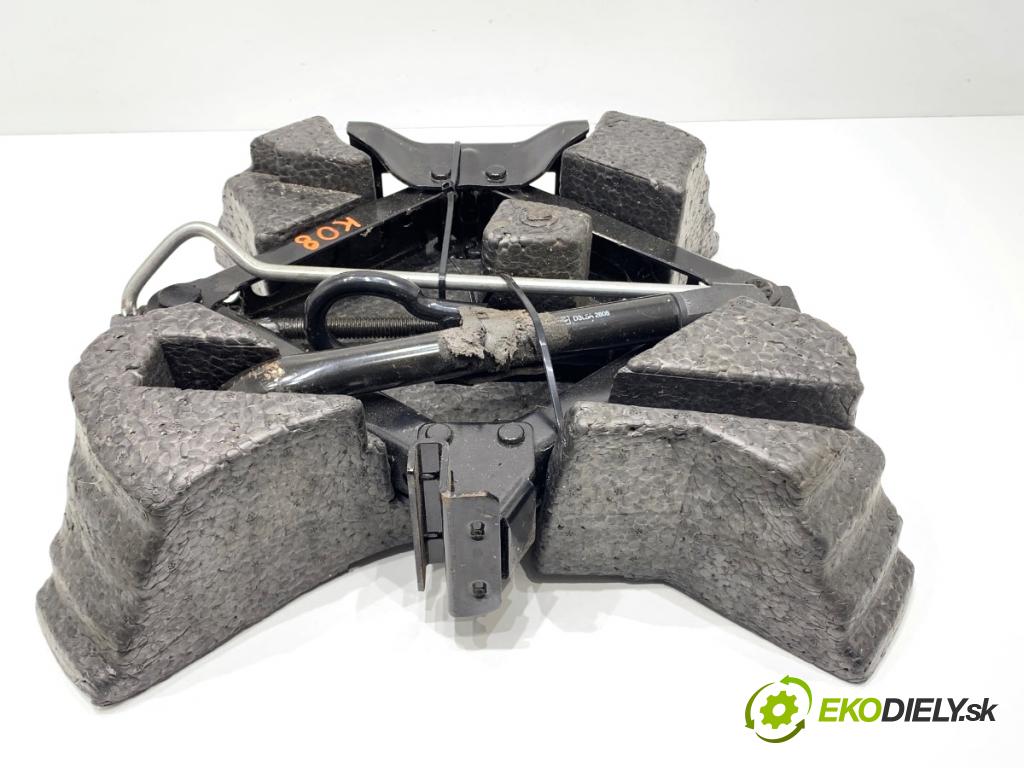 FORD ECOSPORT SUV 2018 122 kW 2.0 Ti-VCT 1999 Súprava náradia 8V41-17009-AA