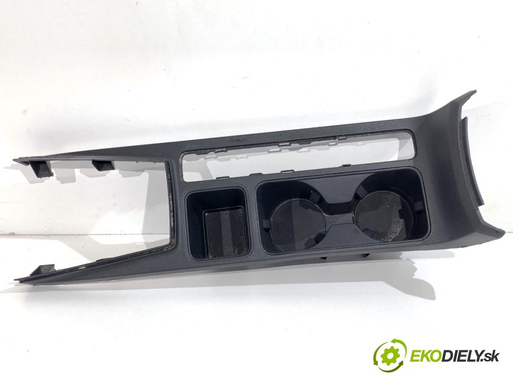 FORD ECOSPORT SUV 2018 122 kW 2.0 Ti-VCT 1999 držák na nápoje GN15-A044K15 (Držák nápojů)