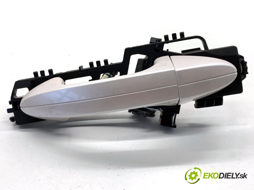 FORD ECOSPORT SUV 2018 122 kW 2.0 Ti-VCT 1999 Kľučka vonkajšia pravy predný 