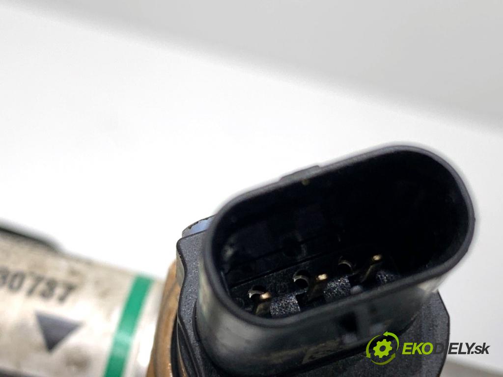 DACIA DUSTER SUV 2019 96 kW 1.3 TCe 130 (HMMF) 1332 Lišta vstrekovacia INJEKCIA: 166001525R