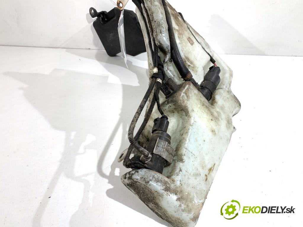 AUDI A4 B8 Kombi 2009 118 kW 1.8 TFSI 1798 Nádržka ostrekovačov 8T0955453C