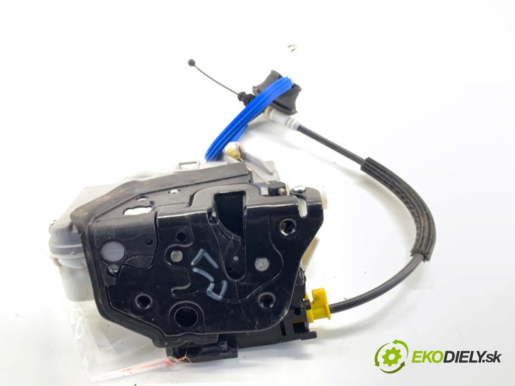 AUDI A4 B8 Kombi 2009 118 kW 1.8 TFSI 1798 zámok Dvere ľavy predný