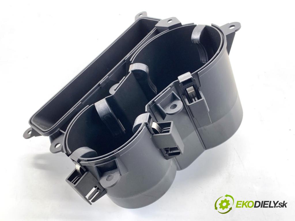 AUDI A4 B8 Kombi 2009 118 kW 1.8 TFSI 1798 Držiak na nápoje 8K0862533 (Držiak (úchyt) na nápoje)