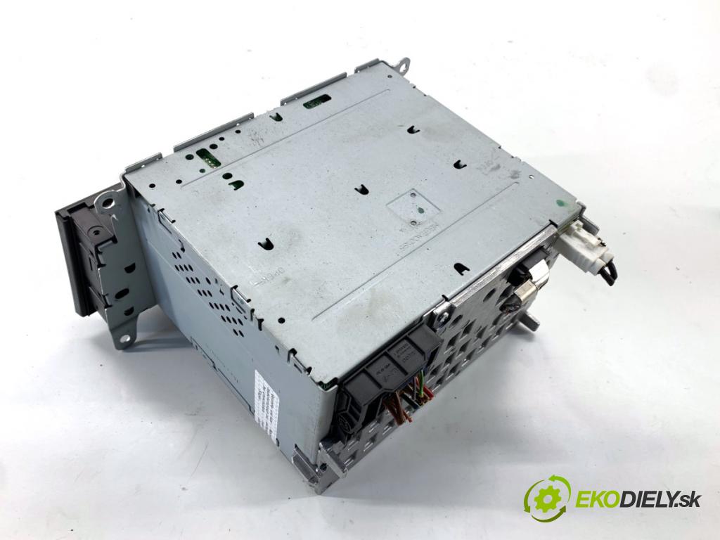 AUDI A4 B8 Kombi 2009 118 kW 1.8 TFSI 1798 RADIO 8T1035186P (Audio zariadenie)