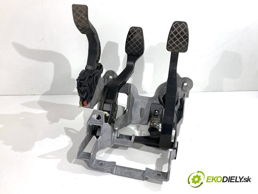 AUDI A4 B8 Kombi 2009 118 kW 1.8 TFSI 1798 PEDÁL: 8K1721117 8K1721316A (Potenciometer plynového pedálu)