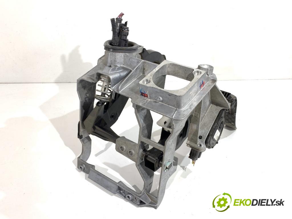 AUDI A4 B8 Kombi 2009 118 kW 1.8 TFSI 1798 PEDÁL: 8K1721117 8K1721316A (Potenciometer plynového pedálu)