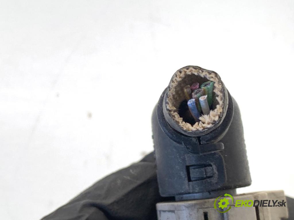 AUDI A4 B8 Kombi 2009 118 kW 1.8 TFSI 1798 sonda lambda přední část 07L906262S (Lambda sonda)