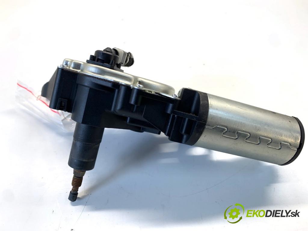 AUDI A4 B8 Kombi 2009 118 kW 1.8 TFSI 1798 Motor stieračov zad