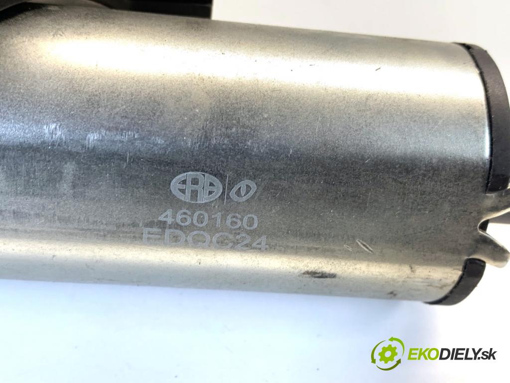 AUDI A4 B8 Kombi 2009 118 kW 1.8 TFSI 1798 motor stěračů zadní část