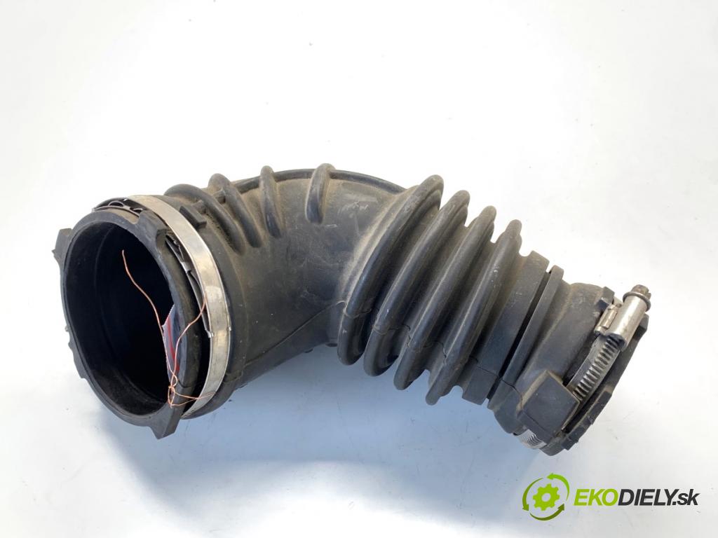 AUDI A4 B8 Kombi 2009 118 kW 1.8 TFSI 1798 Rúra vzduchu 06H129629E