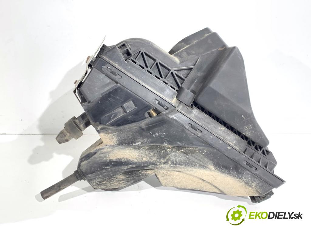 AUDI A4 B8 Kombi 2009 118 kW 1.8 TFSI 1798 obal filtra vzduchu 8K0133843E (Kryt vzduchového filtru)