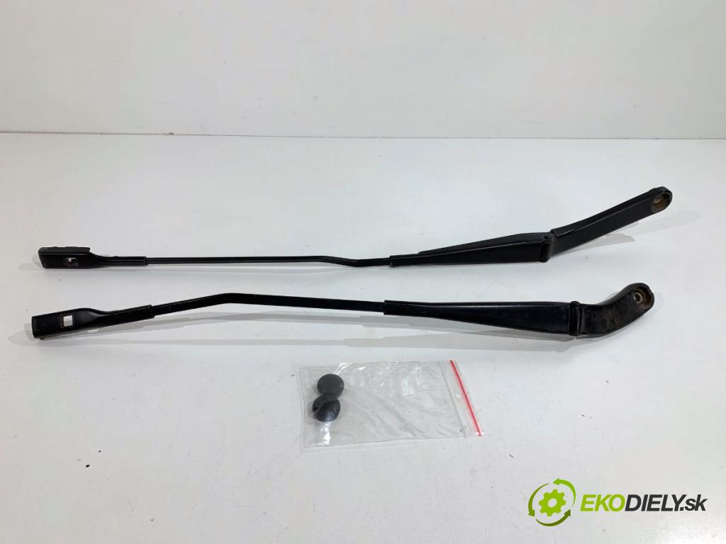 AUDI A4 B8 Kombi 2009 118 kW 1.8 TFSI 1798 ramena stěrače přední část 8K1955407 8K1955408