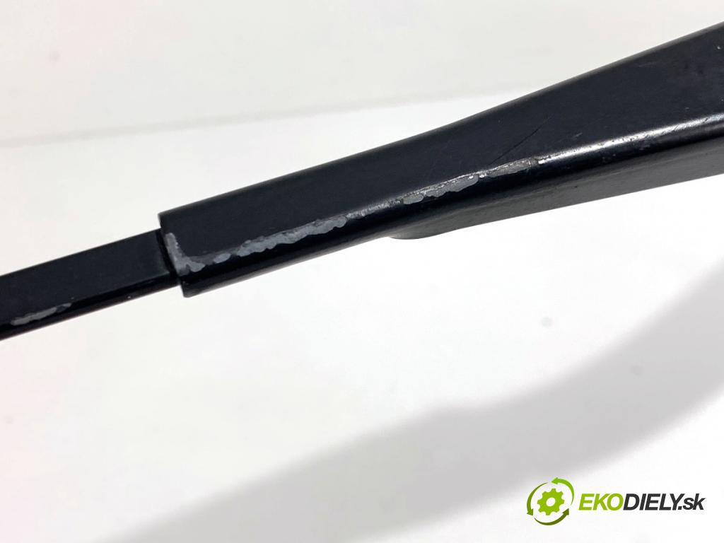 AUDI A4 B8 Kombi 2009 118 kW 1.8 TFSI 1798 Rameno stierače predný 8K1955407 8K1955408