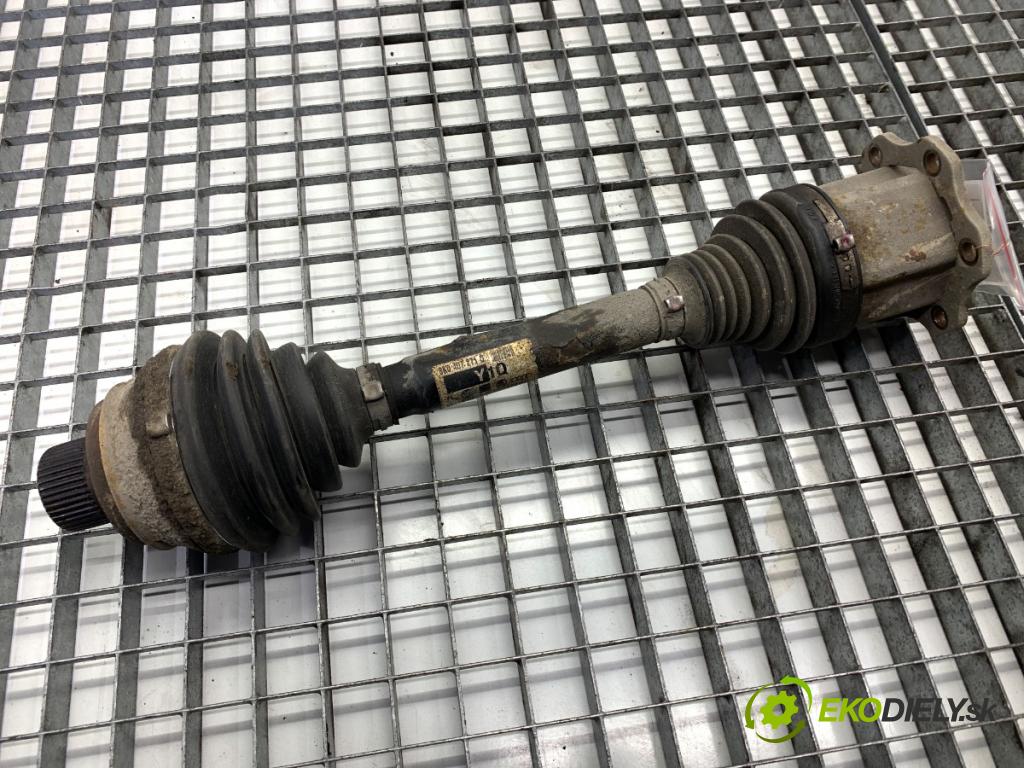 AUDI A4 B8 Kombi 2009 118 kW 1.8 TFSI 1798 poloos levý přední část 8K0407271Q