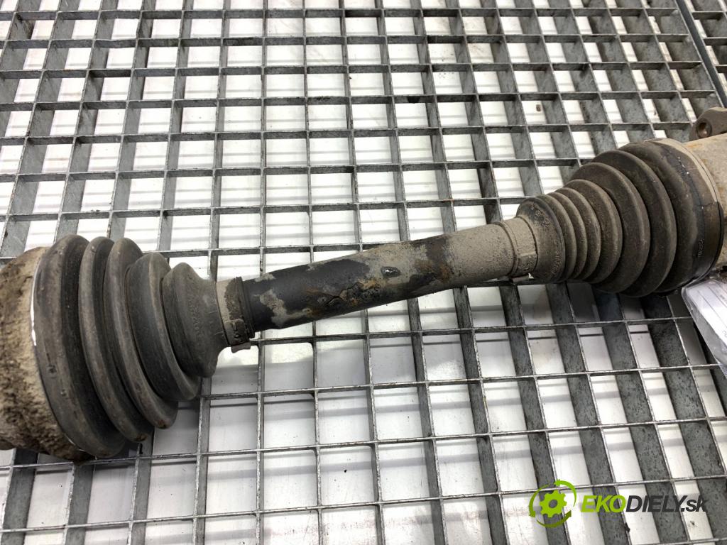 AUDI A4 B8 Kombi 2009 118 kW 1.8 TFSI 1798 poloos levý přední část 8K0407271Q