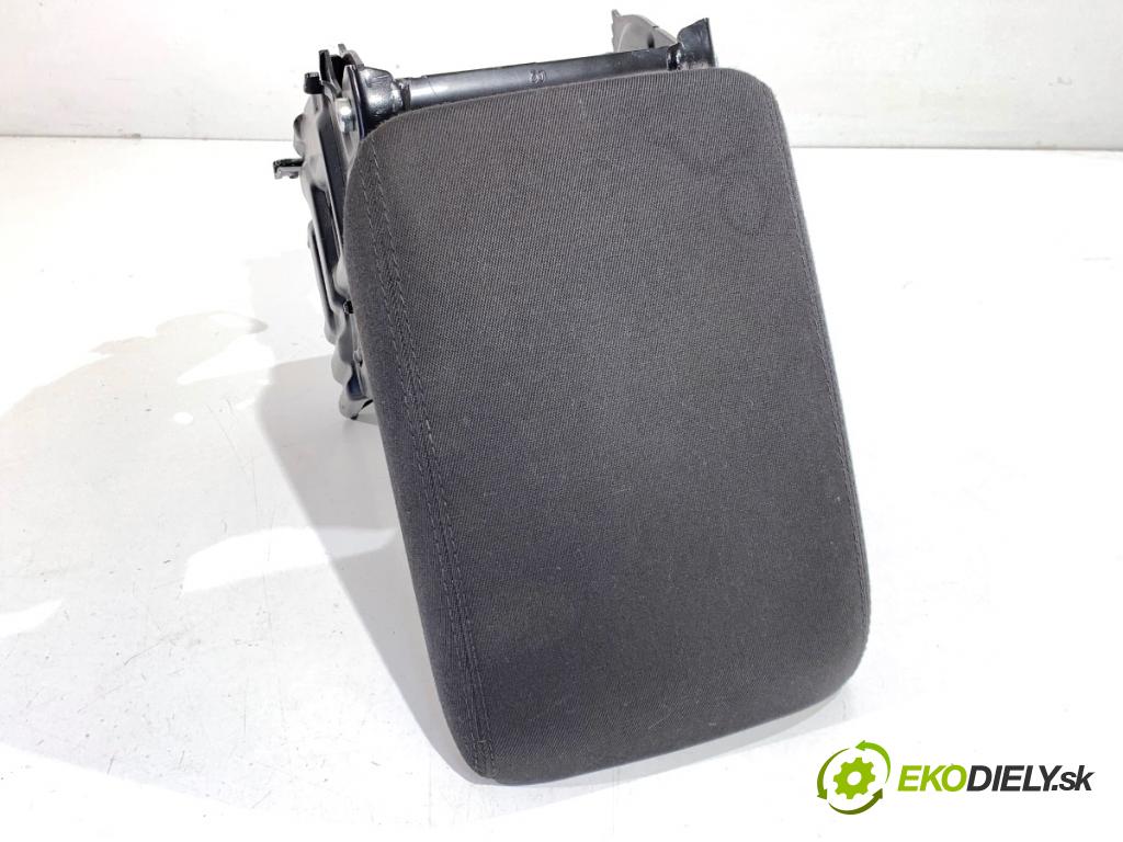 AUDI A4 B8 Kombi 2009 118 kW 1.8 TFSI 1798 loketní opěrka 8K0864283 (Loketní opěrka)