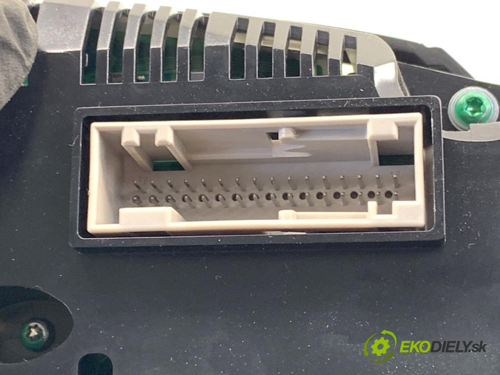 AUDI A4 B8 Kombi 2009 118 kW 1.8 TFSI 1798 Prístrojovka  (Prístrojová doska)