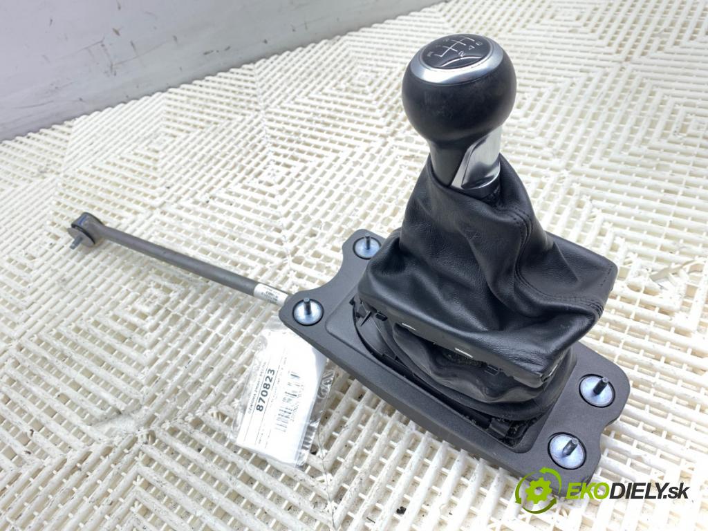 AUDI A4 B8 Kombi 2009 118 kW 1.8 TFSI 1798 Kulisa 8K0711406 (Rýchlostná páka (kulisa))