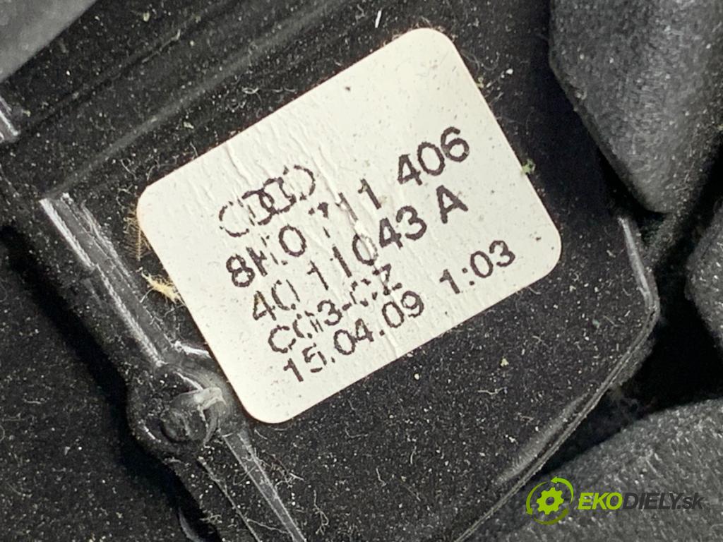 AUDI A4 B8 Kombi 2009 118 kW 1.8 TFSI 1798 kulisa 8K0711406 (Řadicí páka (kulisa) )