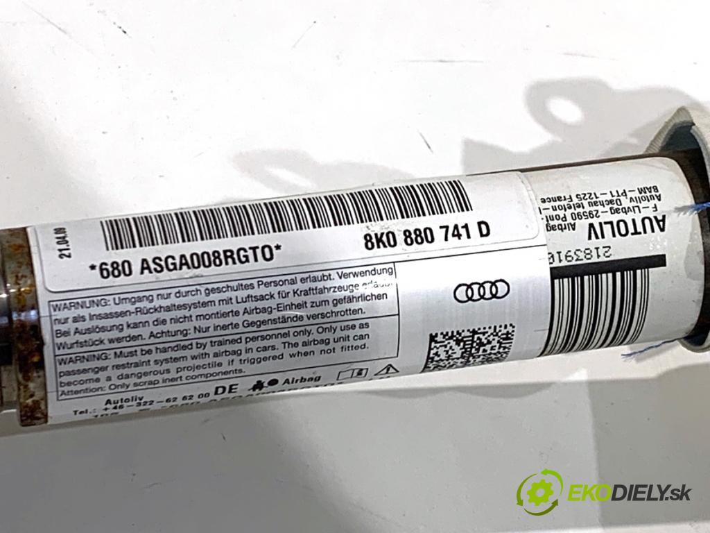 AUDI A4 B8 Kombi 2009 118 kW 1.8 TFSI 1798 stropní levý 8K0880741D