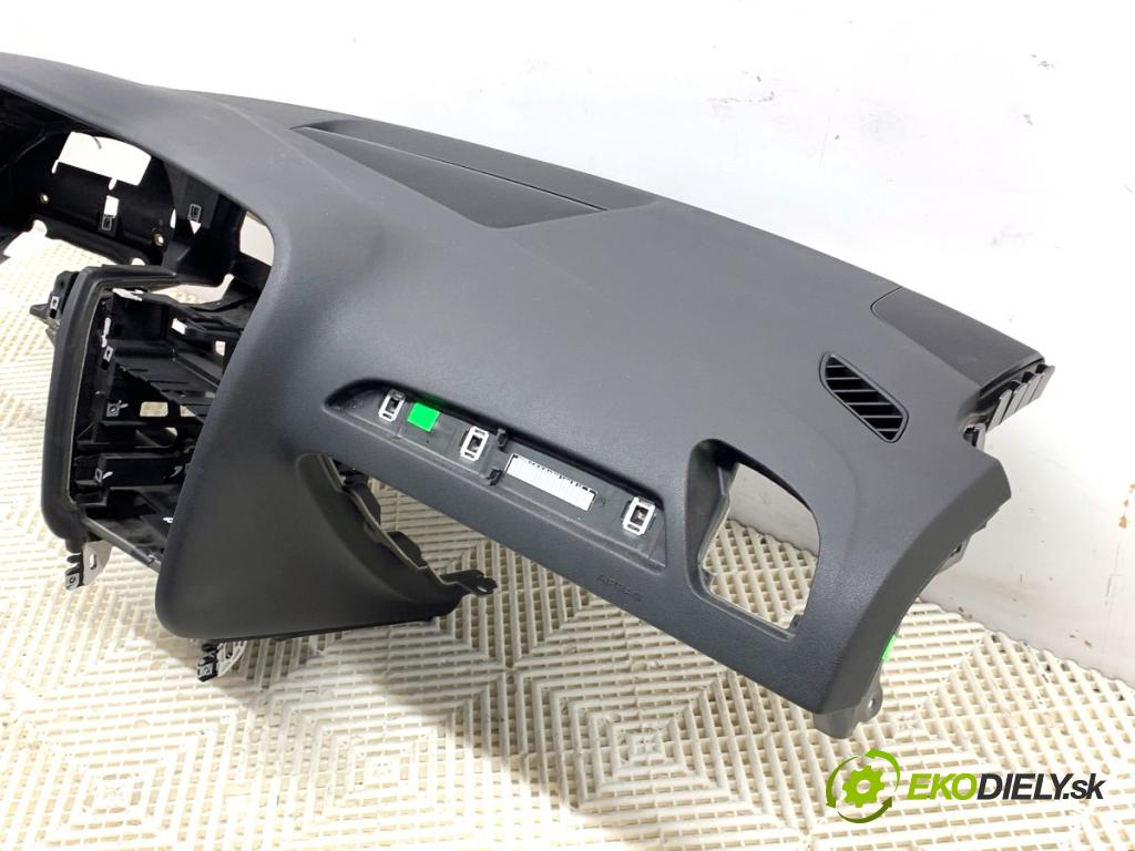 AUDI A4 B8 Kombi 2009 118 kW 1.8 TFSI 1798 Palubná doska 8K1857041 (Palubná doska)